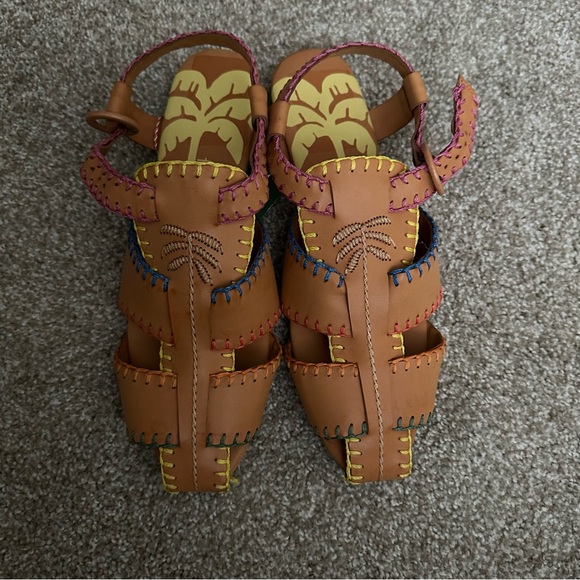 Farm Rio Palm Tree Sandal in Caramel 9.5 - Picture 2 of 7